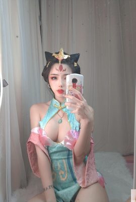 Yang Yuhuan: senos agrandados y nalgas hermosas, claras y regordetas, sexys y atractivas (22P)