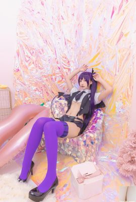 «Purple Succubus» de Kamikazaka Mafuyu expone su sexy cintura para atraer tu atención (75P)