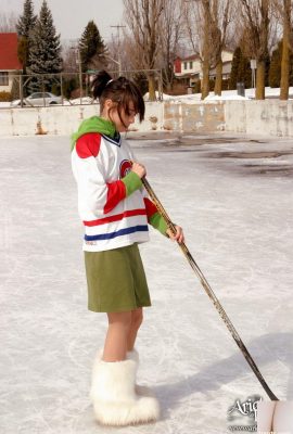 Ariel Rebel – Chica de hockey (128P)