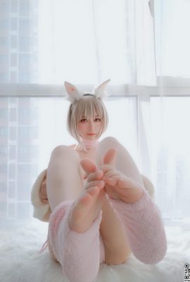 La linda aparición de “Little White Rabbit 2” de Baiyin81 hizo que los internautas se alborotaran (55P)