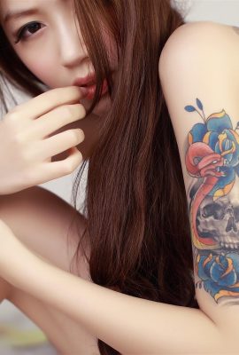 Chica taiwanesa tatuada súper caliente ~ ¡Se avecina un hermoso cuerpo desnudo! (20P)