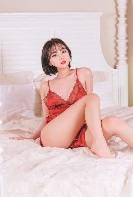 [Yuna] Chica coreana muestra sus seductores pechos y su ardiente trasero con buena figura sin esconder nada (37P)