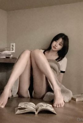 Chica de televisión coreana – -01 (103P)