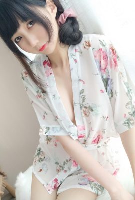 Coser@NAGISA Monsters – Yukata estilo japonés de la esposa (37P)
