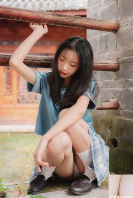 Chica sandía – Foto de Lijiang JK Outdoor + JK Japanese House (84P)