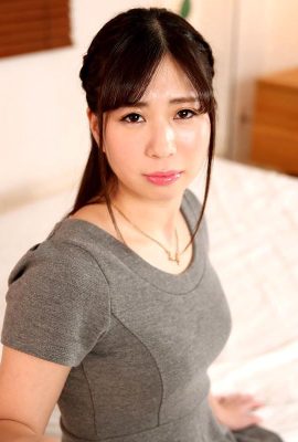 (Kana Takashima) Mujer casada con hermosos pechos eróticos internos (30P)