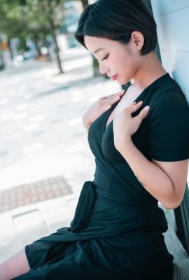 (Booty Queen) Chica coreana de pelo corto le da a la gente una inexplicable sensación de frialdad (44P)