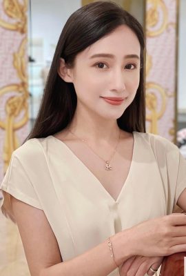 La pura y hermosa niña «Wei Wei’an» tiene un temperamento etéreo como un hada, una figura blanca y tierna y curvas llamativas (10P)