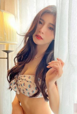 La dulce y sexy hermana «Lu Xiaoqing» tiene la piel clara y senos hermosos, ¡y las proporciones de su cuerpo son demasiado poderosas! Demasiado loco(10P)