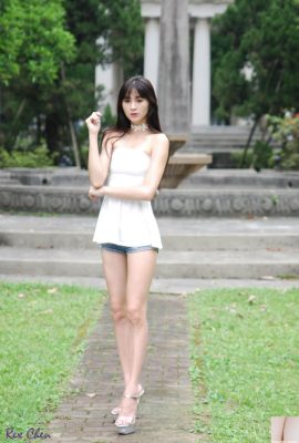 (Foto del modelo) Las hermosas piernas de la modelo taiwanesa Lola tomadas en privado en el lugar (32P)