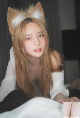 La belleza coreana Yeha se transforma en una linda novia con orejas de zorro (36P)