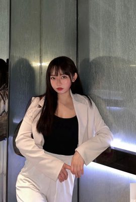 La chica sexy «Zhan Zhuzhu» tiene unos pechos tan llamativos que es tan atractiva que es tan atractiva que es tan atractiva (10P)