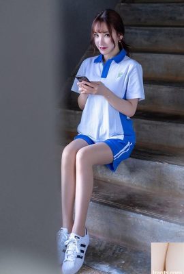 La estudiante Zhou Yuxi jugó en secreto con su teléfono móvil y fue disciplinada por el maestro Yin Fei (49P)