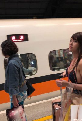 Mientras viajaba en el tren de alta velocidad, me sorprendió ver que la chica frente a mí era tan sexy… ¡sus senos laterales estaban OP!  (9P)