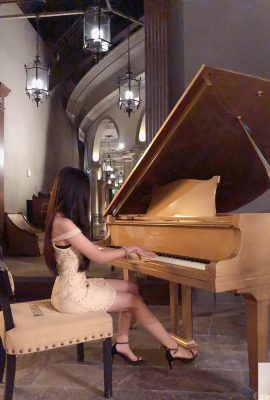 La chica elegante que toca el piano en Golden Sanmai, el vestidito no puede ocultar sus buenas curvas ~ Yan Yan’er (10P)