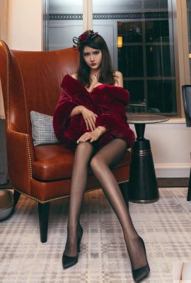 Emily Yin Fei medias negras tacones altos coqueta pechos grandes hermosa joven piernas sexy tacones altos (18P)