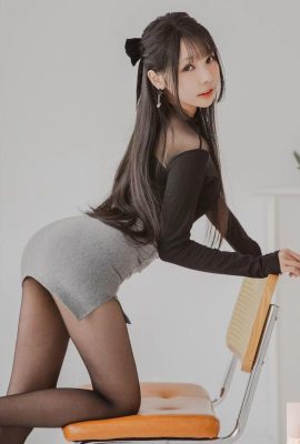 ¡Las curvas de «Yishuo» son tan atractivas! Muestra feminidad sexy (10P)