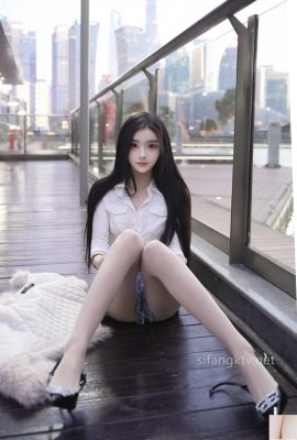 Los pantalones cortos de mezclilla de Long Xueer se filtraron al aire libre (95P)