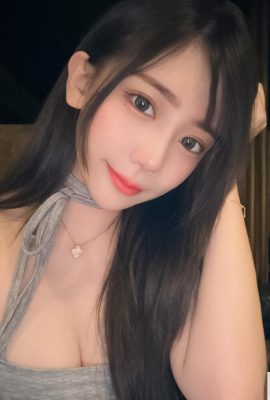 La chica sexy «Li Yunfei» tiene un rostro hermoso y tierno con una apariencia súper buena y una figura malvada liberada (10P)