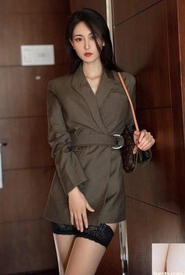 Las medias negras y el hermoso trasero del amante profesional Cheng Huixian son infinitamente tentadores (41P)