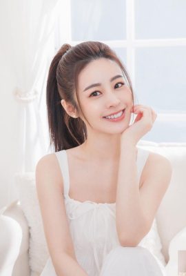 La linda cantante «Zhang Yunong» tiene un temperamento excepcional y solo una mirada a sus ojos es suficiente para seducir a la gente (10P)