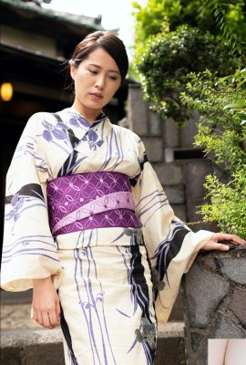 Miho Tsuno Yukata y la piel desnuda (121P)