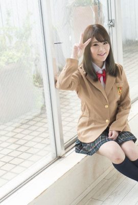 La belleza en uniforme chupa inmediatamente a Miharu Tanaka (25P)