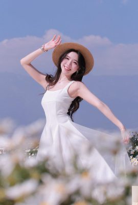 La dulce diosa «Zhang Anqi» tiene pechos suaves y blancos con un fuerte encanto (10P)