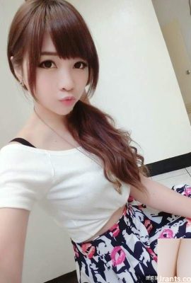 La linda chica con grandes ojos llorosos ~ Qiu Leilei ~ El lunar en su pecho sigue siendo muy llamativo en la pequeña y melancólica selfie de Lugou (51P)