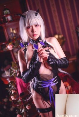 (Coser) Doom 787 – Azur Lane «Gloriosa Súcubo» (40P)