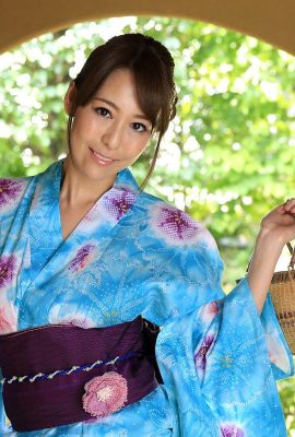 El rostro de la belleza de Hikaru Asagiri Yukata distorsionado por la inserción anal (22P)