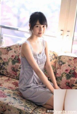 (Nogizaka) Erika Ikuta (19), una joven seria, es muy popular por su aparición en un libro de fotografías (24P)