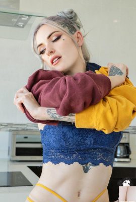 (Suicide Girls) 08/11/2024 – Torro – Jugoso (49P)