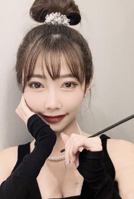 La sexy diablilla «Baoni Liang» muestra su figura regordeta y sexy (21P)