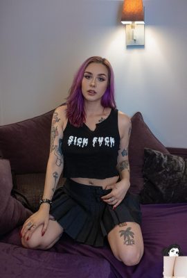 (Suicide Girls) 01 de enero de 2025 -Eleonxrwild – Mundo enfermo (54P)