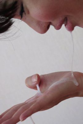 Las habilidades de lamida anal de una madura cachonda son algo que ni siquiera los hombres normales soportan (28P)