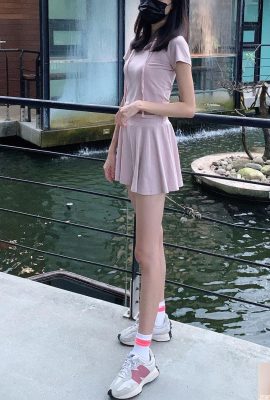 Las atractivas piernas de la «Profesora Wenwen» son tan hermosas que hace que la gente se enoje con solo mirarlas (23P)