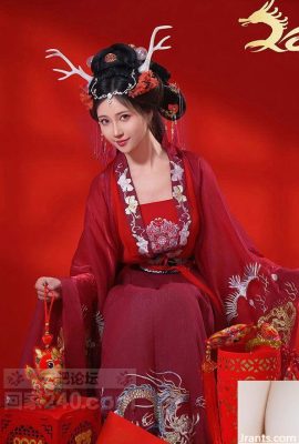 ¡En el Año del Dragón, Little Dragon Girl te ofrece beneficios para los saludos de Año Nuevo (38P)!