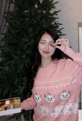 «Nancy Li» de grandes pechos está tan hipnotizada por las curvas extremas de su cuerpo (37P)