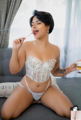 (Suicide Girls) 02 de febrero de 2025 – Noapetita – I’m Lovin ‘It (40p)