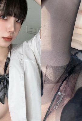 Las selfies de celebridades de Internet raras se filtran del cuerpo rosa para permitirle ver qué es la juventud (11p)