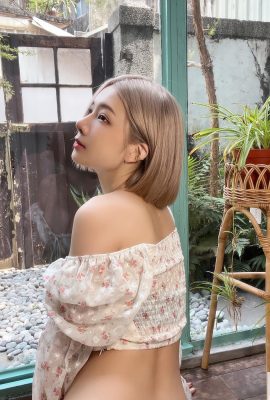 Súper linda chica «tubería de escape arrepentido» foto sexy y picante (15p)