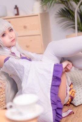 (Rabbit juega con películas) – Emilia (43p)