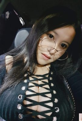 Mikyo, una gran chica de pecho grande que una vez causó una sensación en Facebook (5p)