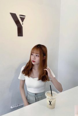 Los senos redondos y hermosos «Huahua» son dulces en apariencia y son súper encantadores al sonreír (21p)