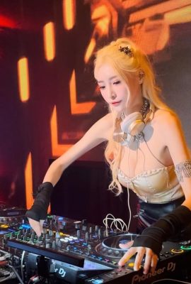 «DJ Xin Li Xiaoxing» tiene un temperamento único que es tan atractivo (22p)