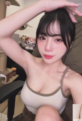 La curva de glúteos «Miqin» tiene una hermosa figura que es impresionante (20p)