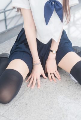 (Conejo juega con películas)-Field en forma de M (40p)