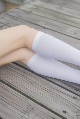 (Rabbit juega con películas)-falda negra y huelgas blancas (40p)