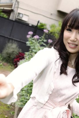 Minami Amina: Mi novia que es buena cocinando y mamadas (26p)